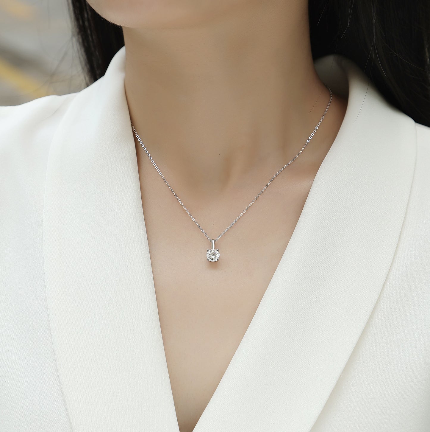 Minimalist Silver Solitaire Crystal Necklace – Elegant Women’s Jewelry